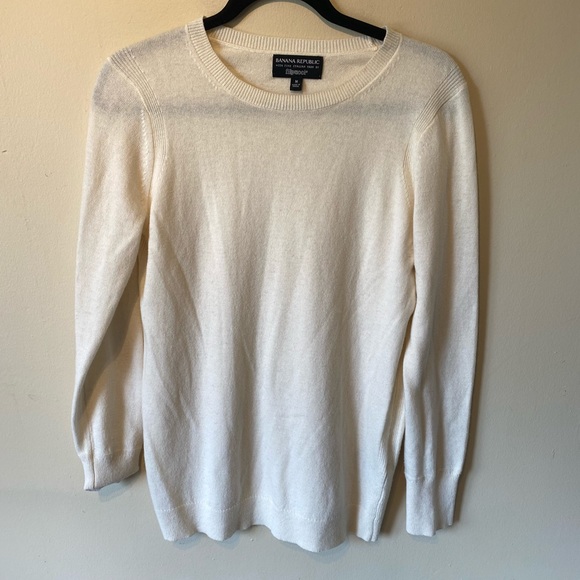 Banana Republic Fillipuci Italian Yarn Crewneck Cream Sweater Medium - Picture 2 of 8